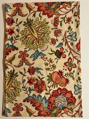 Pottery Barn Retired 18”x 108” Palampore Cream Table Runner w/ Botanical Print